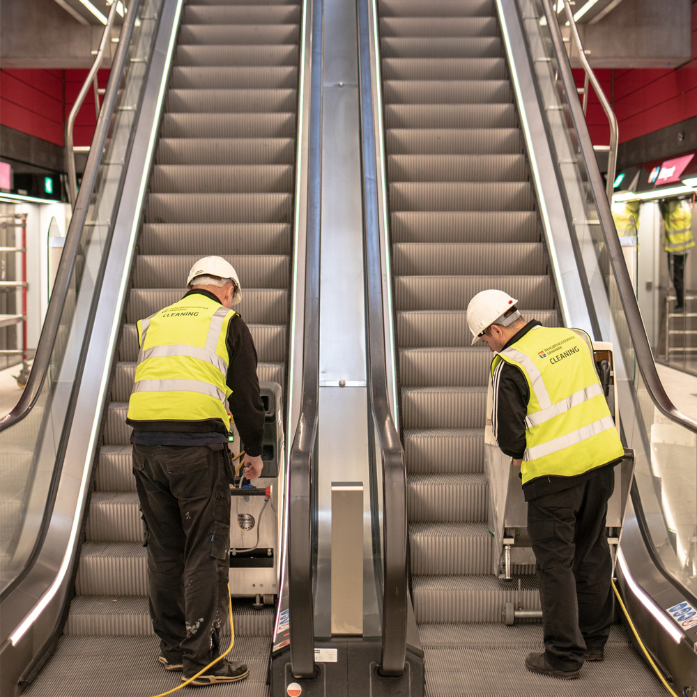 Rulletrappevask i Metroen.